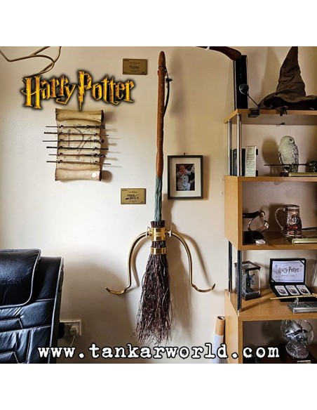 Firebolt 2022 Edition - Escoba de Harry Potter - Réplica Tamaño Real - Escala 1:1 - Saeta de Fuego